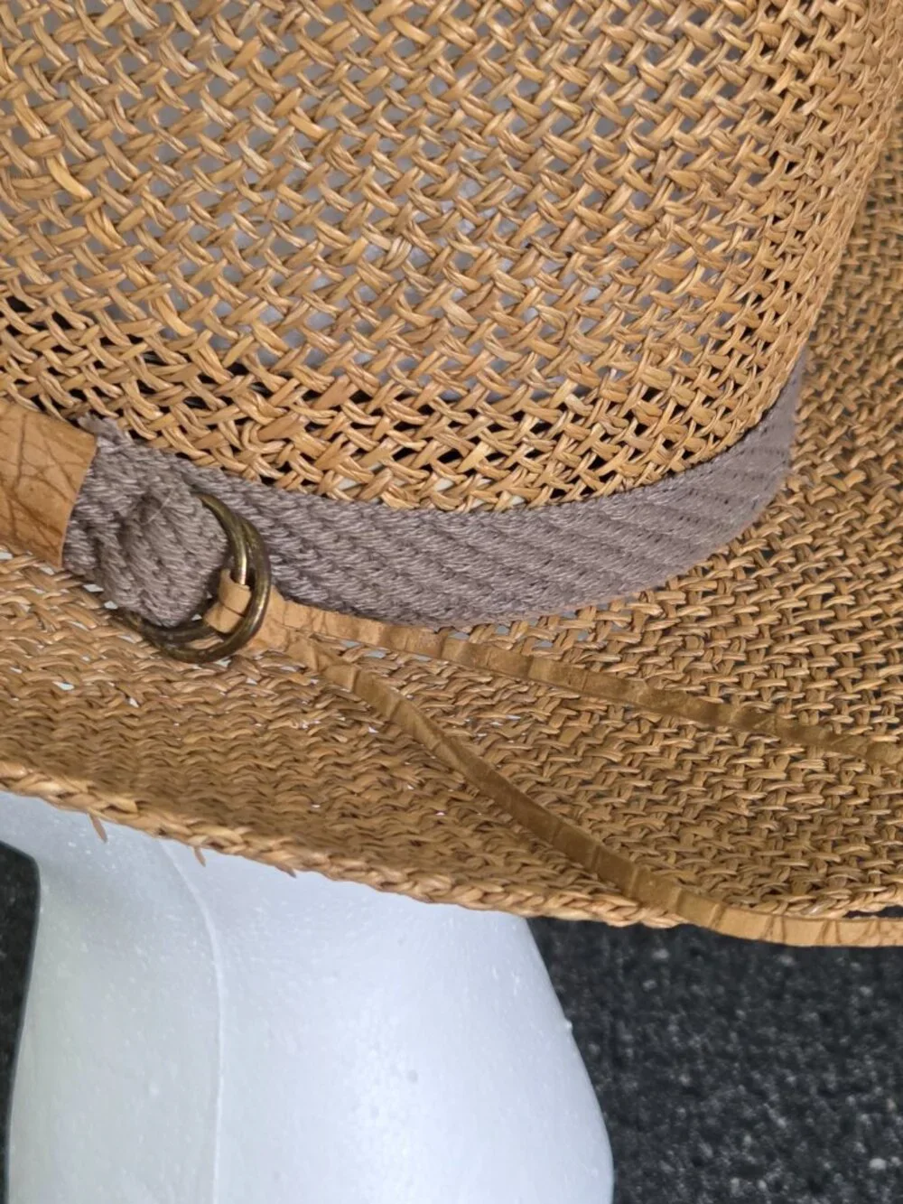 Straw hat with gray fabric band Wide 3